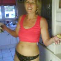 Wifeladyb on Meet in Chat